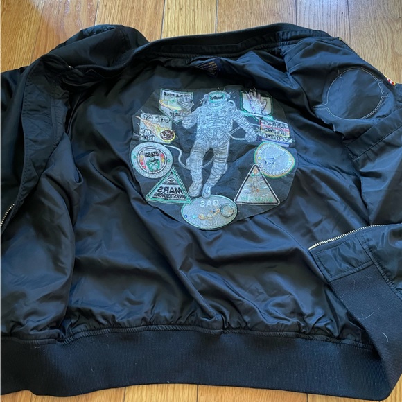 RARE + LMTD EDITION Alpha Industries Hulu x NASA Collaboration Jacket Size Large - Picture 2 of 11